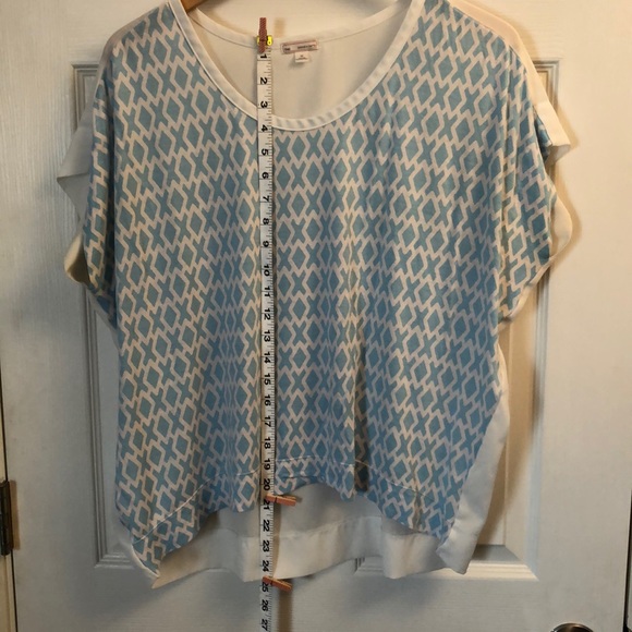 GAP hi/lo shirt - Picture 7 of 9
